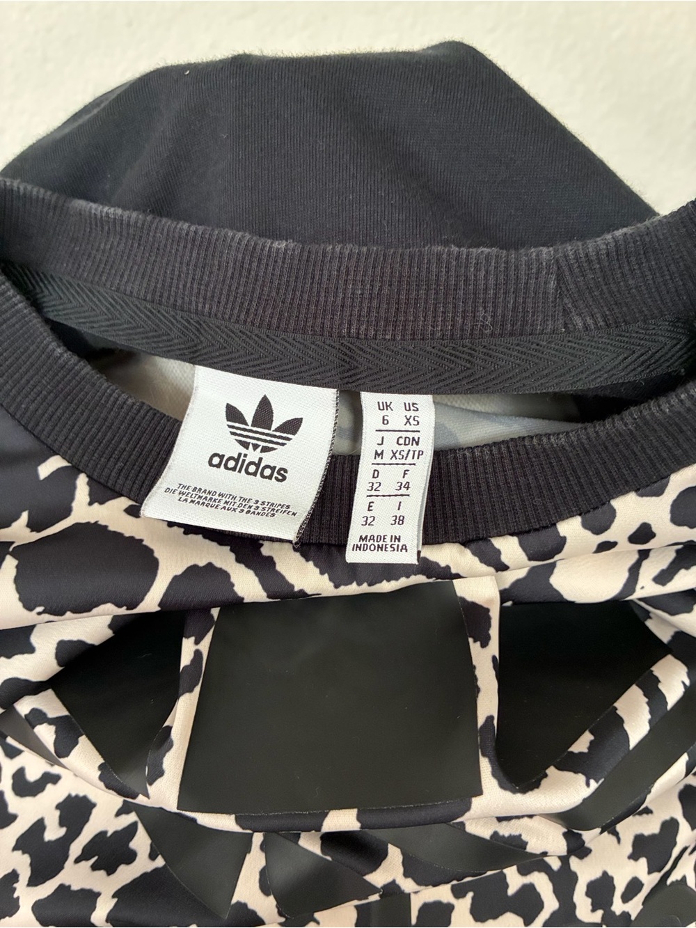 adidas Women’s Black and Cream Animal Print Shirt Dress, size XS - Picture 4 of 6